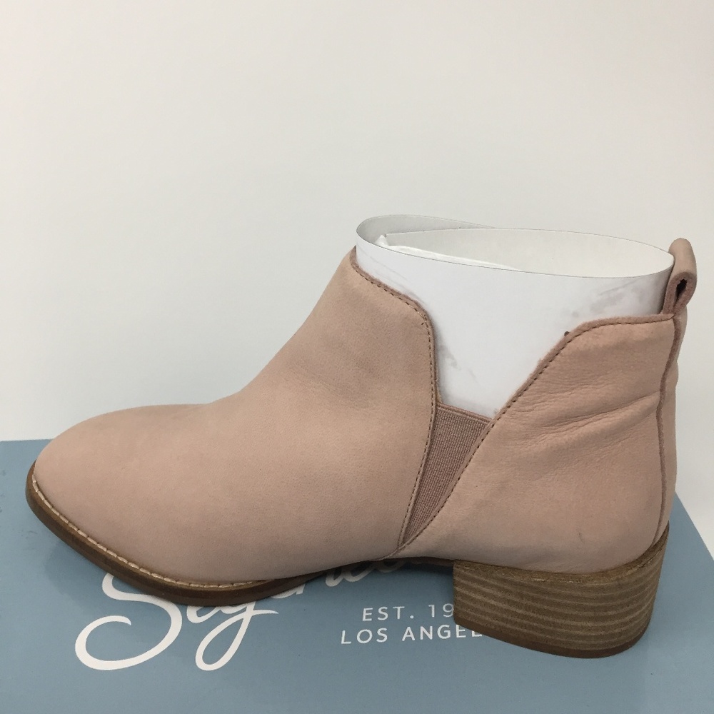 SEYCHELLES Pink Offstage Leather Ankle Bootie 7.5